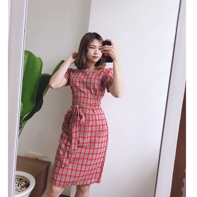 Đầm caro đỏ
