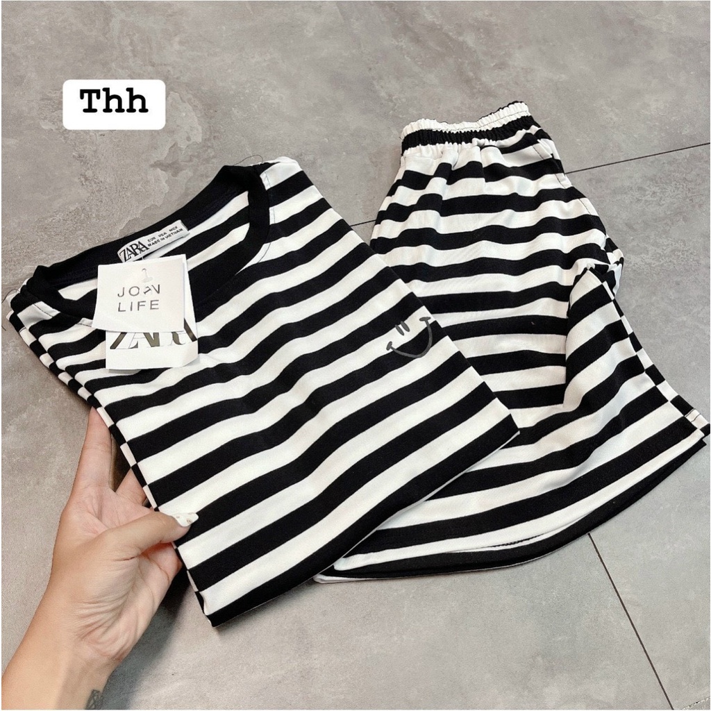 SET ĐÙI KẺ MẶT CƯỜI