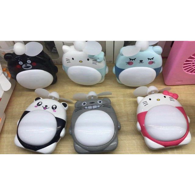 Quạt mini dùng pin cầm tay có đèn dễ thương Hellokitty/ Panda/ Totoro...