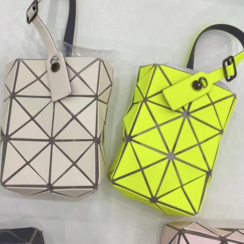 Issey Miyake Túi Đựng Điện Thoại / Chìa Khóa Thiết Kế Nhỏ Gọn Dễ Phối Đồ Thời Trang Mùa Hè Ốp