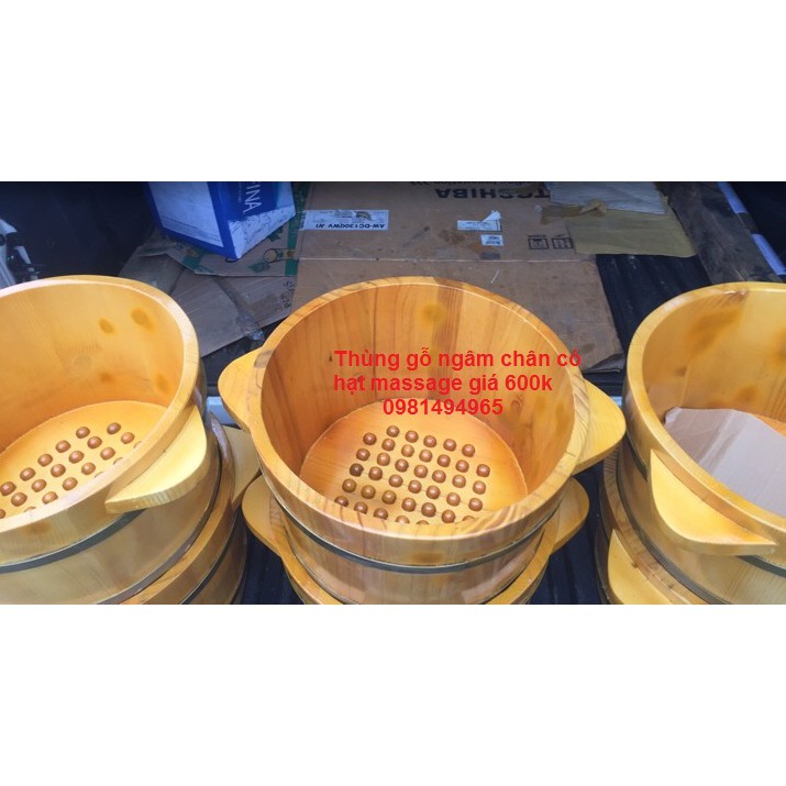 Thùng ngâm chân có hạt massage gỗ thông