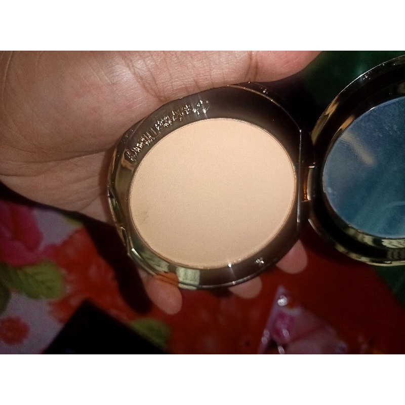 Phấn nén charlotte tilbury siêu kiêm dầu,bền tông cả ngày,che khít lỗ chân lông