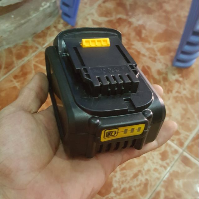 Pin dewalt 18v gài 5,3ah VTC5