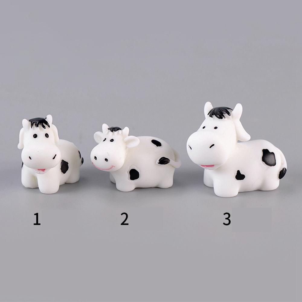 1 / 3 Bức Tượng Hình Bò Sữa Trang Trí Sân Vườn