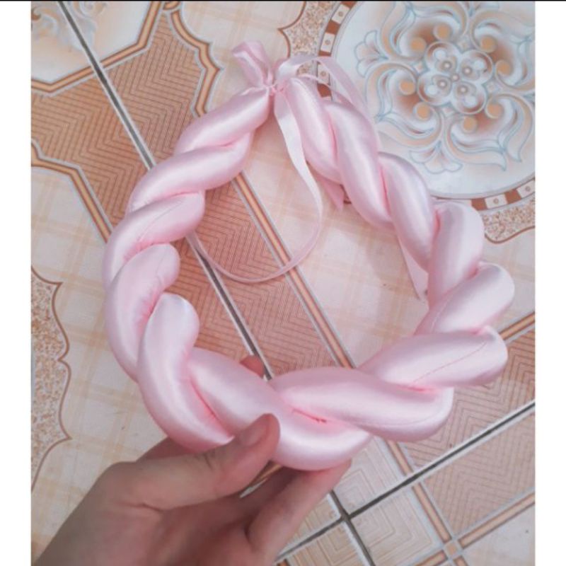 Mấn cách tân, mấn đội áo dài đủ màu cho mẹ và bé