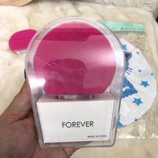 MÁY RỬA MẶT DƯỠNG DA FOREVER