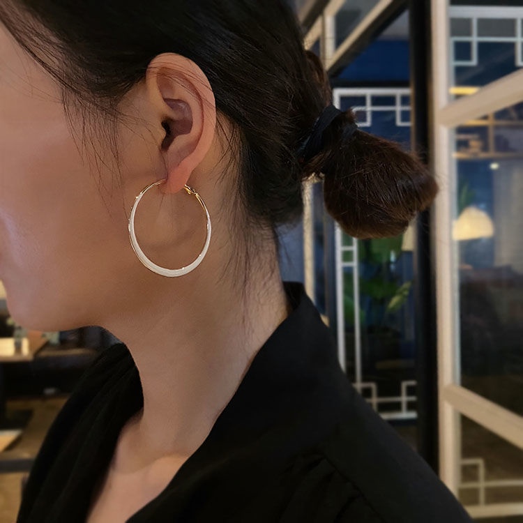 Khuyên Tai Hình Tròn To Phong Cách Pháp Thời Trang 2022 Mới Cho Nữ