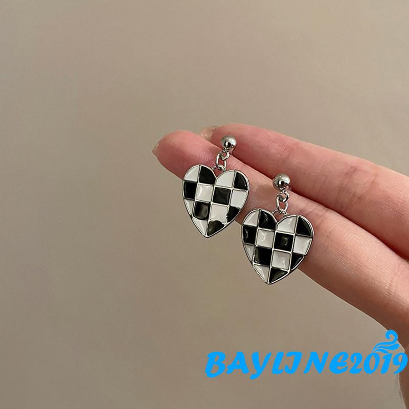 Khuyên tai hợp kim dáng dài hình trái tim màu trắng/đen làm quà tặng cho bạn gái