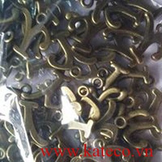 A1920Y Chữ hoa 13mm Màu đồng 50 gram/bịch