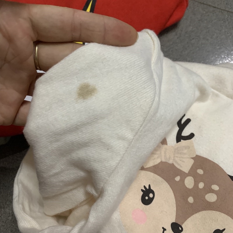 Áo cotton thu đông cổ lọ bé gái lỗi bẩn nhẹ