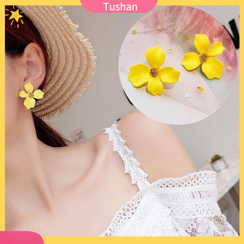 Bông tai nữ đính đá thời trang sang trọng