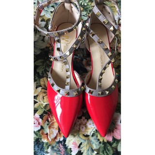 Giày valentino đẹp gót vuông (Sẵn màu da size 36)