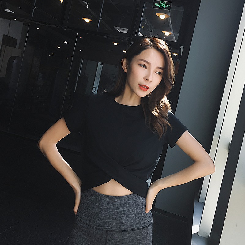 Áo thun MOVING PEACH kiểu dáng thể thao cho nữ