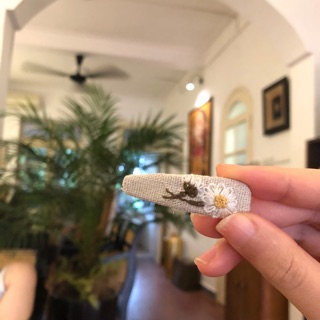 KẸP TÓC HOA CÚC THÊU TAY HANDMADE