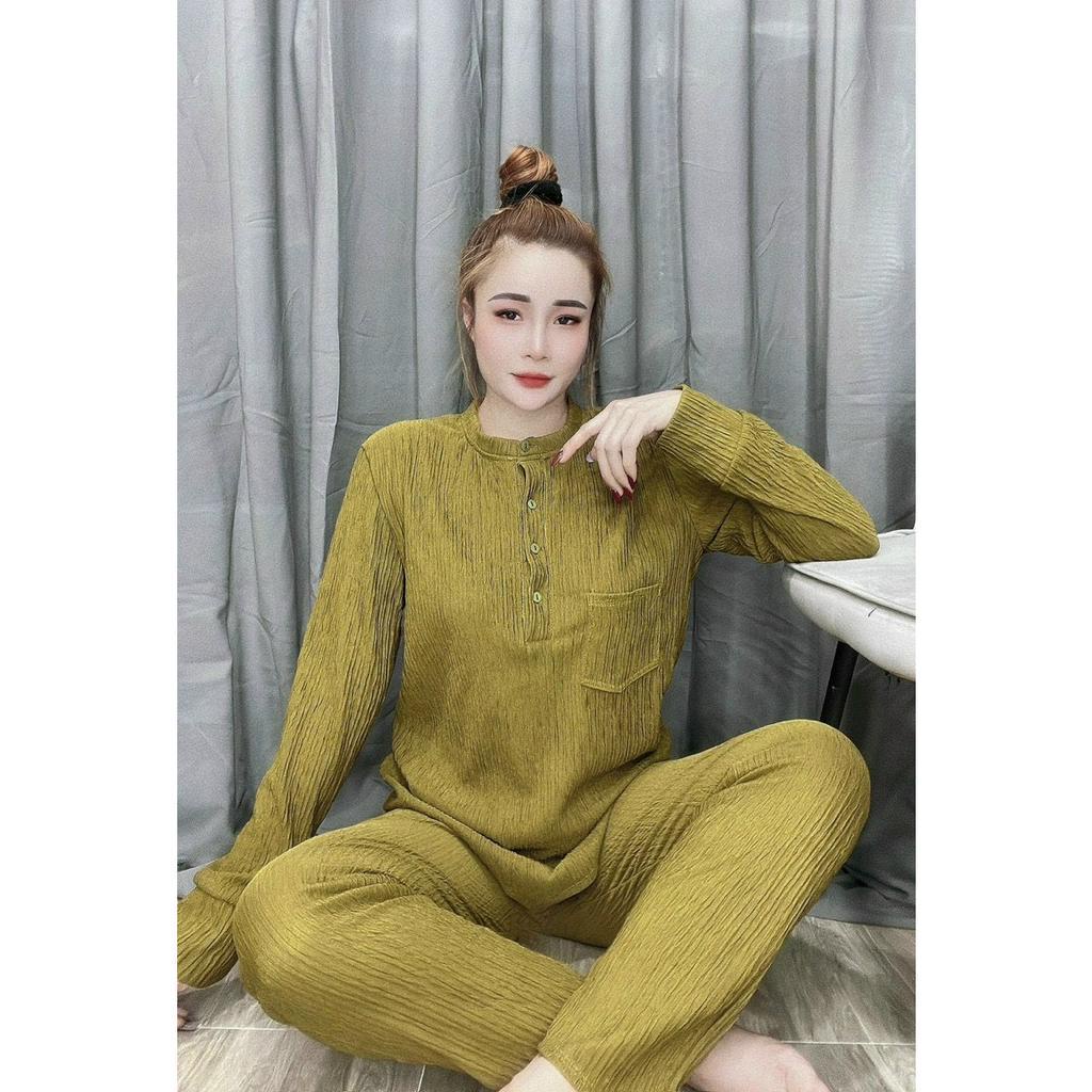 Set bộ ủ kem gài nút tay dài  , quần có túi , chất xốp gân . Có sẵn