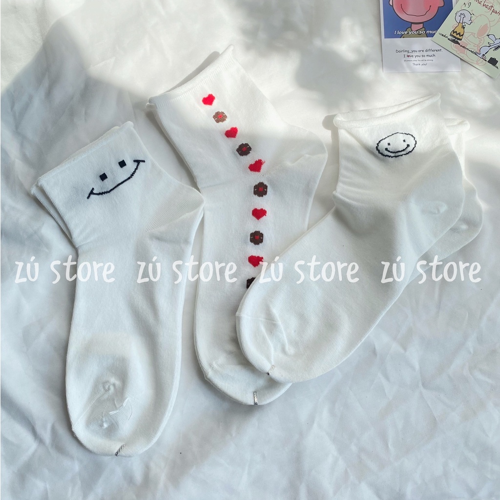 Vớ Smile trắng xoăn cổ cao