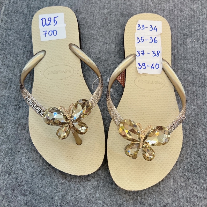 dép HVN mix charm gucci