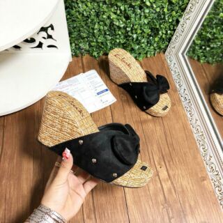 Dép xuồng nơ