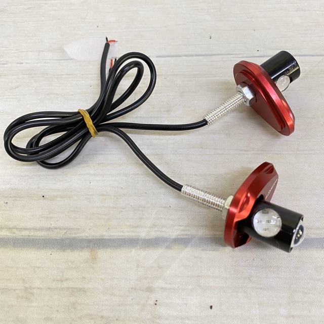 Xinhan Multy 2 chiều kết hợp long đen nhôm.Gắn thông dụng các dòng xe