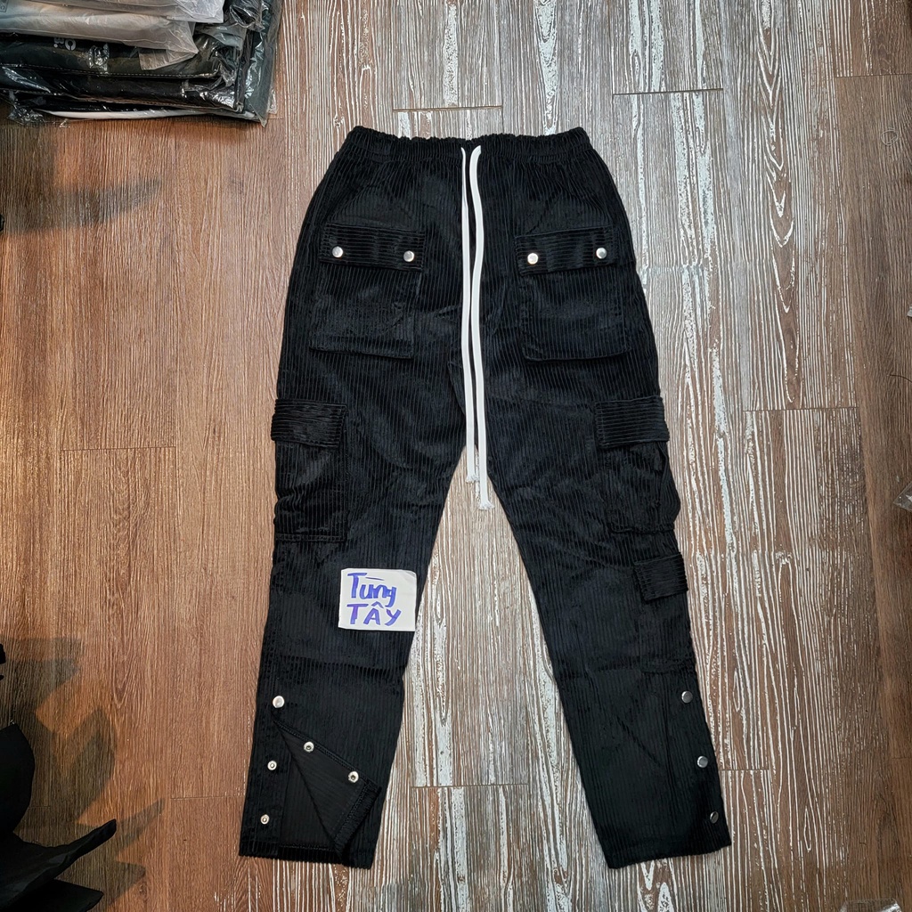 Quần Snap Cargo Pant phối Cúc Bấm & Túi Hộp Chất Liệu Nhung Tăm Kiểu Dáng Streetwear