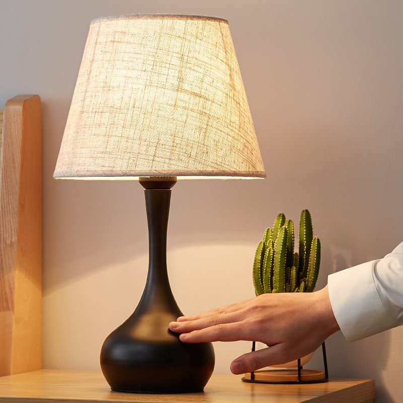 Đèn ngủ để bàn, đầu giường khách sạn trang trí phòng ngủ phong cách Bắc Âu  có điều chỉnh độ sáng