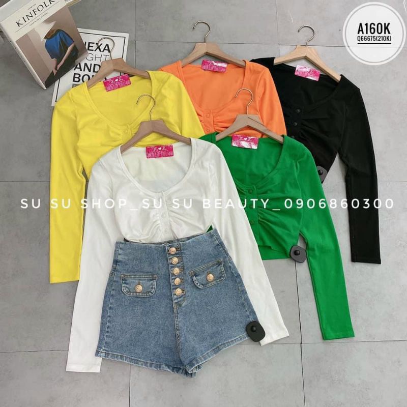 Áo thun tay dài croptop nhíu ngực phối 4 nút giữa