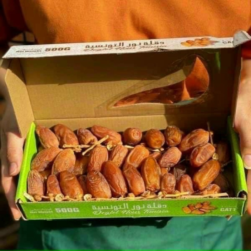 Hộp 500G Chà là nguyên cành