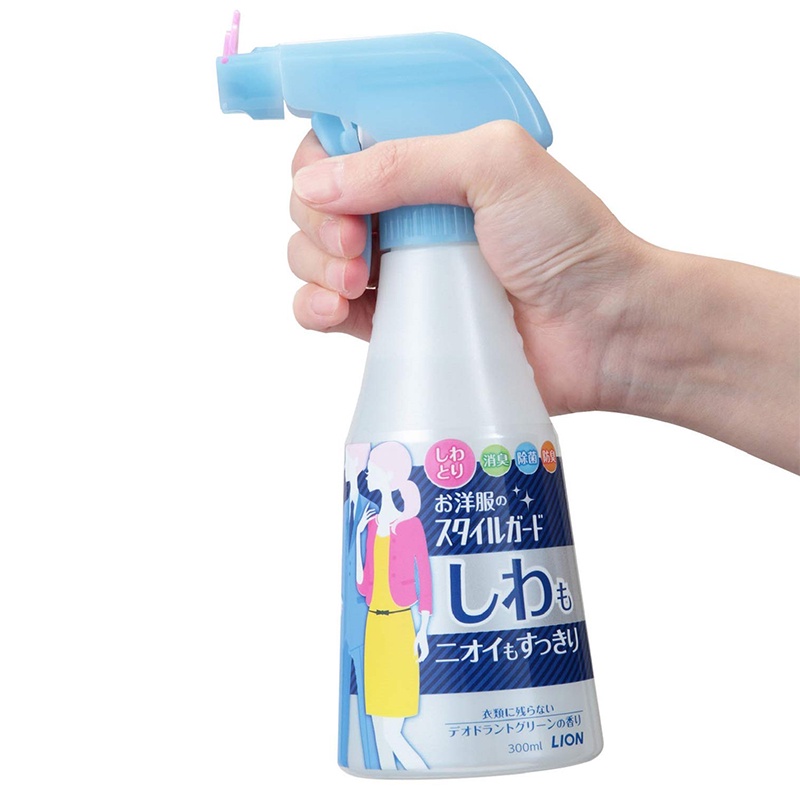 Xịt làm phẳng quần áo khử mùi hôi Lion 300ml - Hachi Hachi Japan Shop