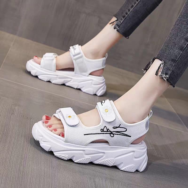Giày Sandal Hoa cúc nữ đế cao 5cm phong cách