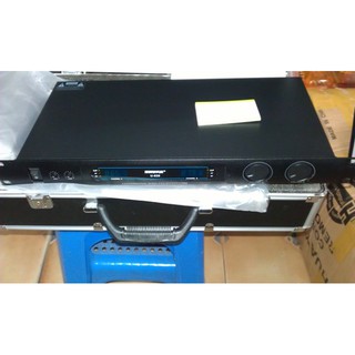 Micro không dây SHURE U820