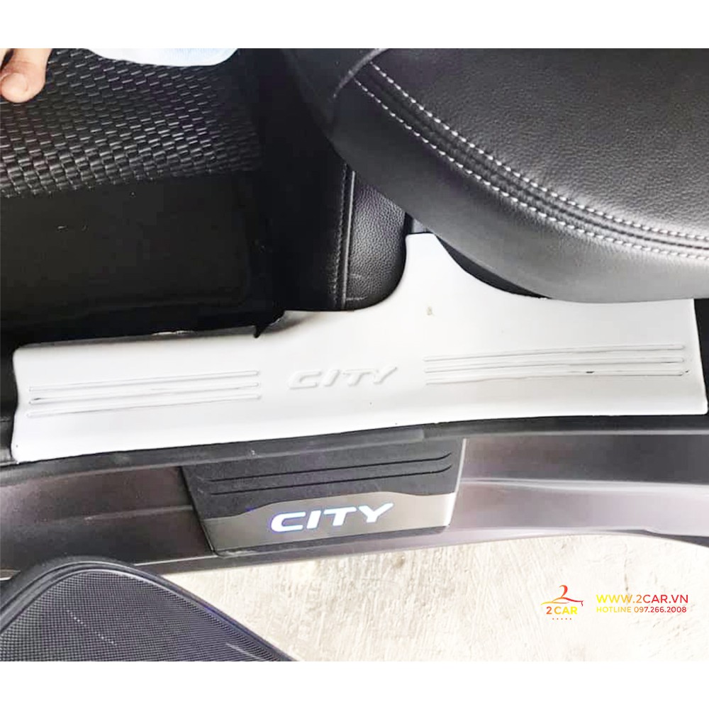 Ốp Bậc Chân Ngoài Xe Honda CITY 2014-2022 có đèn LED