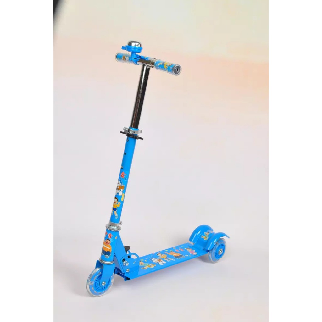 Xe trượt SCOOTER cao cấp 3 bánh. Kích thước: 47x10x76 cm. có phát sáng, có chuông. Kích thước: 47x10x76 cm. Có thể gấp g