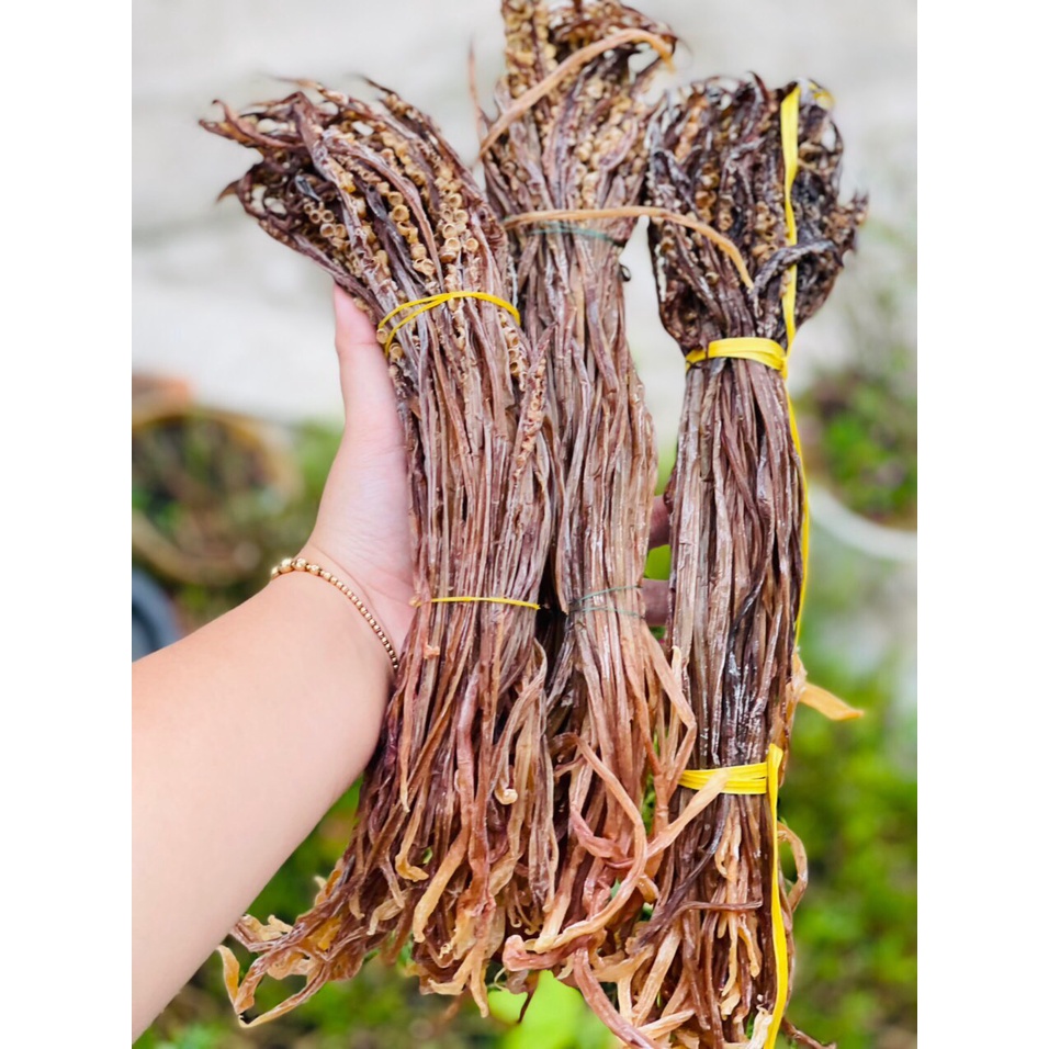 100gram Râu mực , là món ăn phổ biến ở các vùng biển Quảng Nam, đặc sản Đà Nẵng. râu mực khô râu khô mực