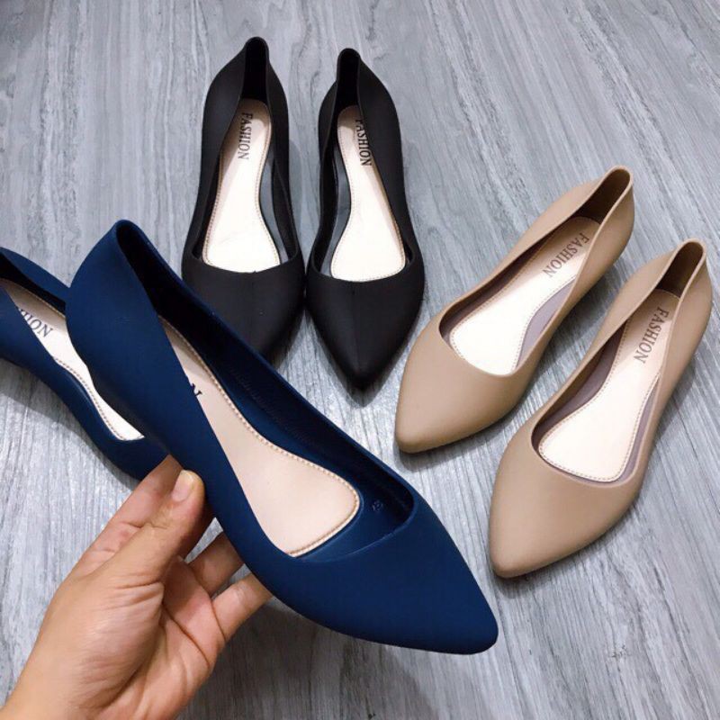 Giầy nhựa nữ đi mưa/ giầy nữ đẹp / giầy nữ giá rẻ/ giầy đi mưa/ dép nữ đẹp/ giầy công sở/giầy nhựa nữ /giầy nữ trẻ trung | BigBuy360 - bigbuy360.vn