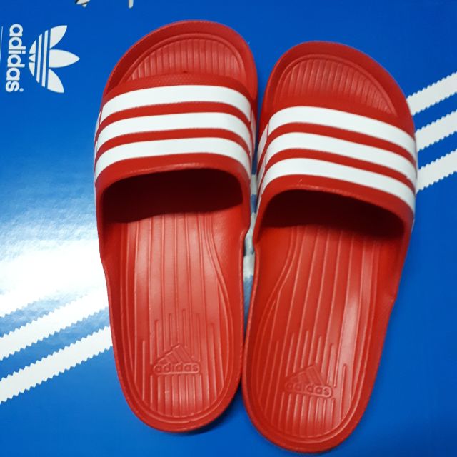 Dép đúc Adidas