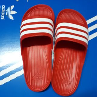 Dép đúc Adidas