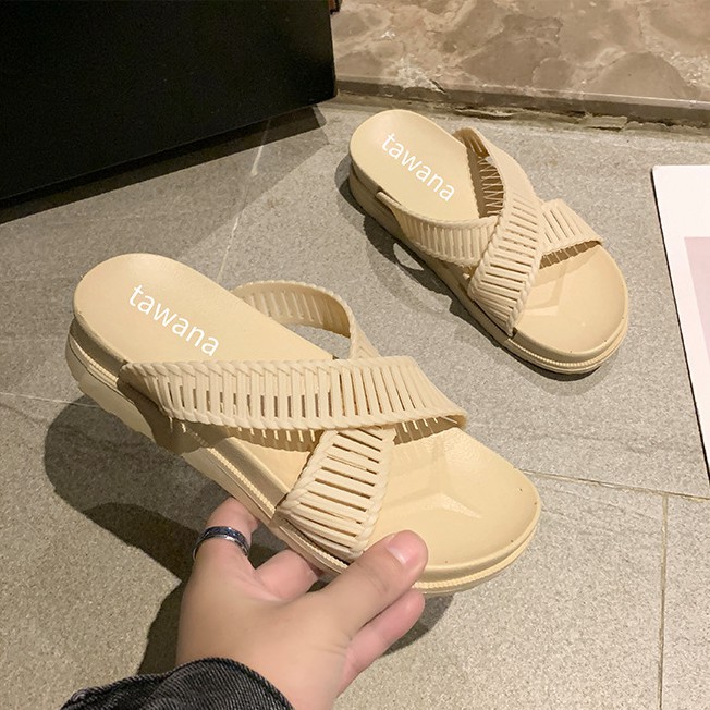 Dép nữ 2 quai chéo bản to tawana đế gót cao 3cm 2M02