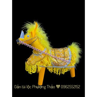 Ngựa làm oản tài lộc, ngựa dâng quan Hoàng Mười