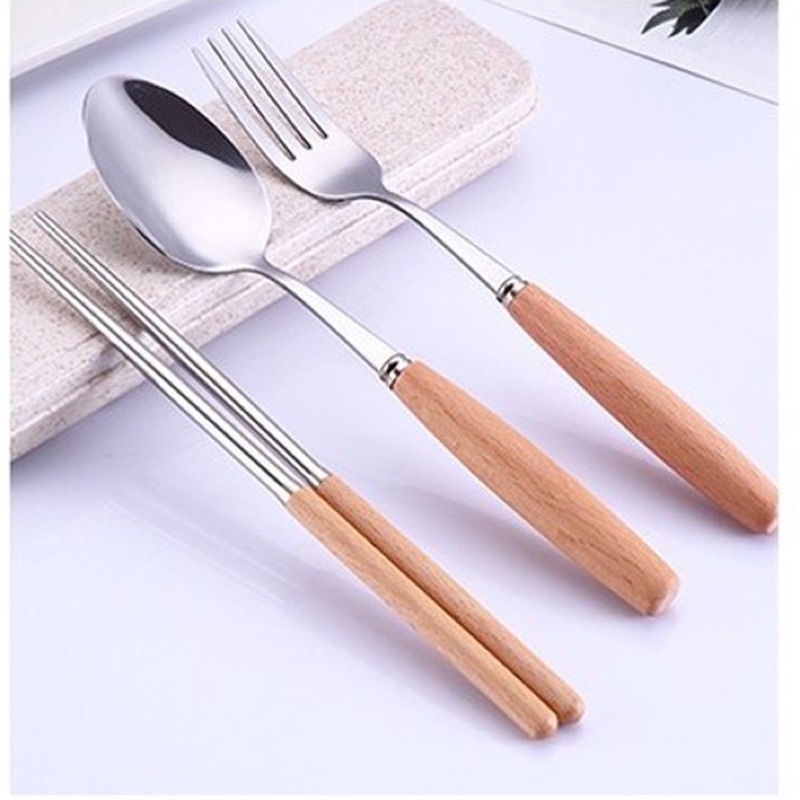 Bộ thìa đũa dĩa cán gỗ kèm hộp đựng nhựa lúa mạch