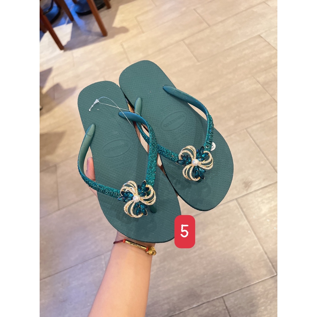 Dép xỏ ngón Havaianas kèm charm đủ màu đủ size 35-40