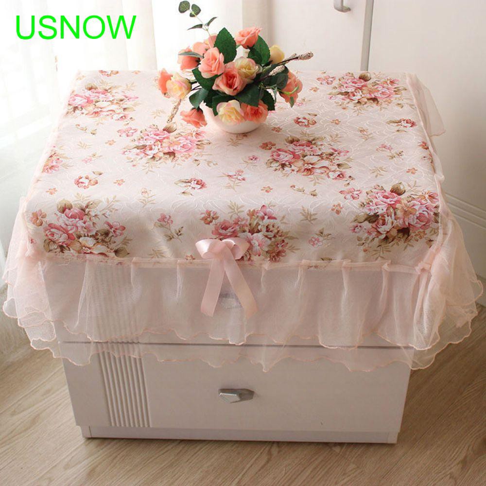 Khăn trải bàn họa tiết hoa viền ren trang nhã dùng trong trang trí nhà cửa