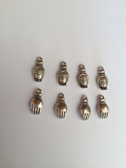 Charm Bàn Tay Mặt Phật Xâu Vòng