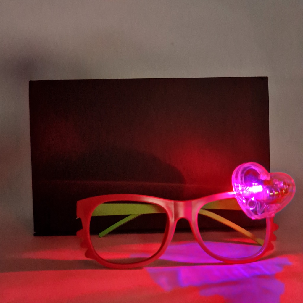 Kính đồ chơi LED nhấp nháy phát sáng cho bé