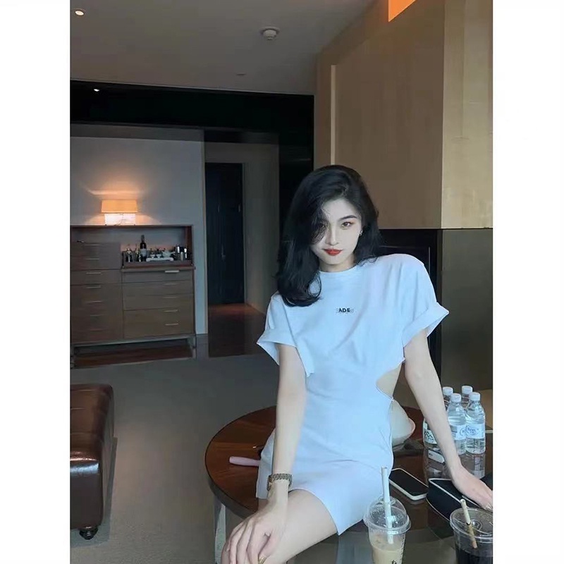 Đầm thể thao IELGY hở eo màu trắng thời trang cá tính cho nữ