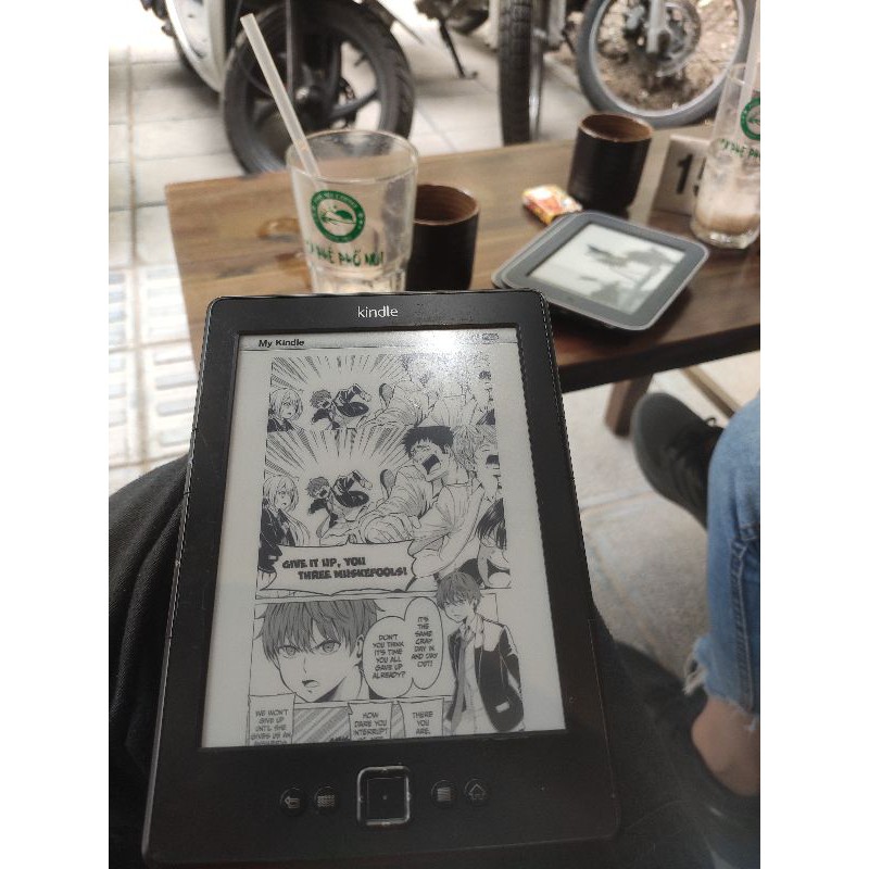Máy đọc sách Amazon Kindle Basic 5th và máy đọc sách Nook Glowlight android