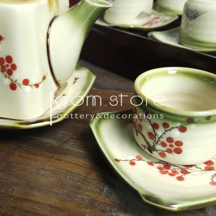 Ấm trà Bát Tràng dáng vuông vẽ tay hoa đào