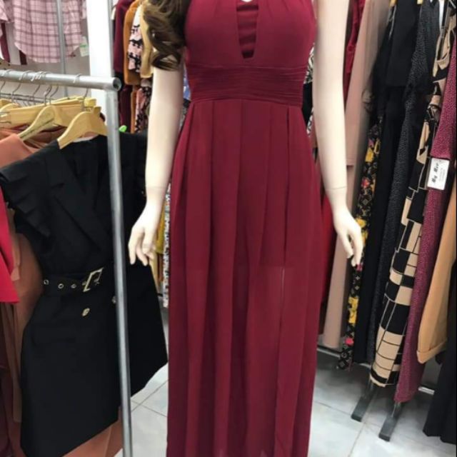 Đầm dạ hội cổ yếm