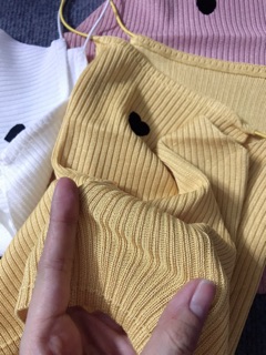 Áo yếm len thêu tim