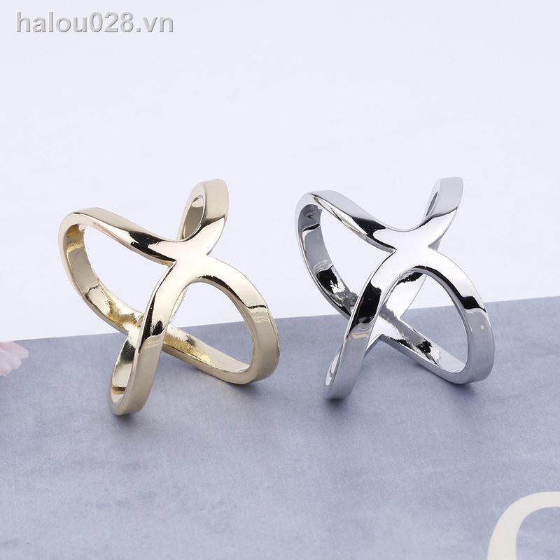 ✿Ready stock✿  High-end silk scarf buckle Dual-purpose luxury all-match T-shirt corner knotted small square multifunctional brooch ring clip
