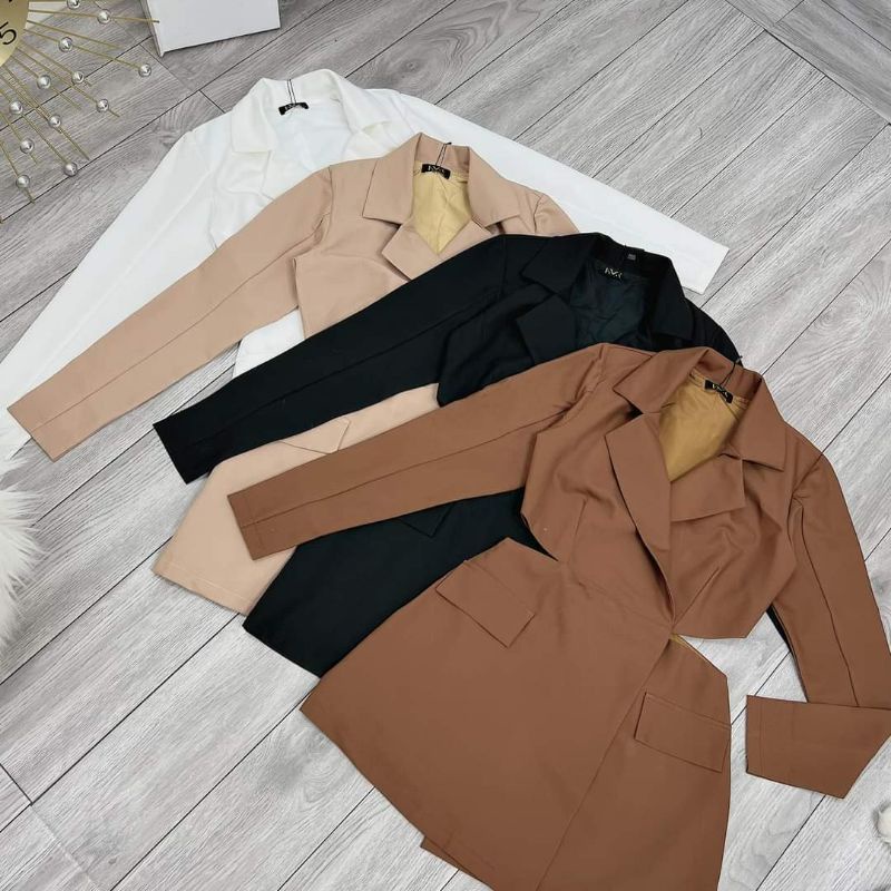 Đầm vest khoét eo tay dài